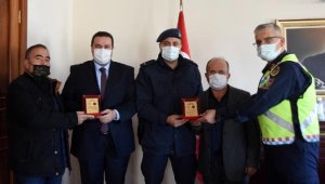 Örnek sürücülere plaket
