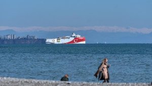 Oruç Reis, Antalya açıklarına demirledi