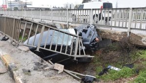 Otomobil Cırnık Köprüsü'ne düştü: 2 yaralı