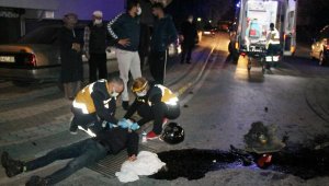Otomobille motosiklet çarpıştı: 1 yaralı