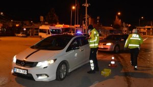 Polisten, alkol kontrolü ve asayiş uygulaması