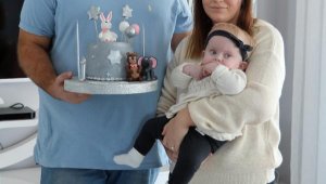 Sağlık Bakanlığı'nın sahip çıktığı Alicia bebek, 1 yaşına girdi