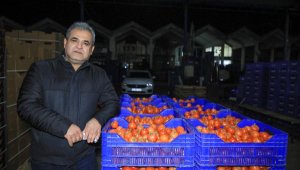Sebze ve meyvenin fiyatını 'korsan komisyoncu' artırıyor