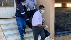 Şili vatandaşı, kapı koluna boynundan iple asılı, ölü bulundu