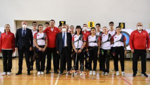 Vali Yazıcı'dan milli sporculara ziyaret