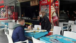 Yasağa rağmen turiste servis açan lokantacı: Türklere yasak sanıyordum