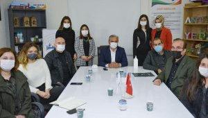 Yeşilay'ı ziyaret etti