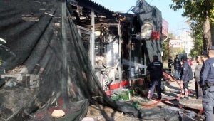 Yılbaşı gecesi yanan mağazada yeniden yangın çıktı; 2 iş yeri küle döndü