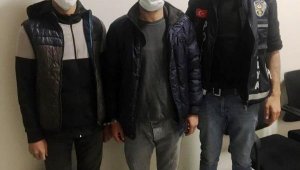 Adana'dan gelip, Antalya'da evleri soyan 4 şüpheli yakalandı