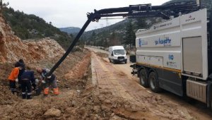 Akseki'de kanalizasyon hattına bakım