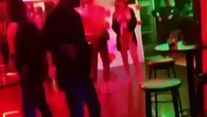 Alanya'da otelin açık olan diskosundan görüntüler tepki topladı