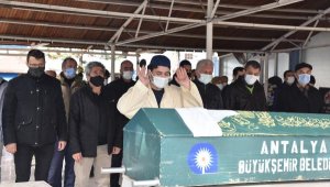 Antalya'nın konuştuğu cinnette, çiftin aşkları magazin dergisine kapak olmuş