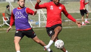 Antalyaspor, 6 yıldır yenemediği Başakşehir'i mağlup etmek istiyor