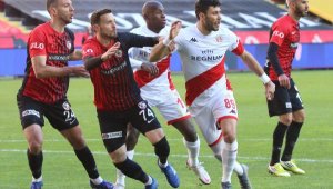 Antalyaspor'un maçlarında 2 ve daha az gol atılıyor