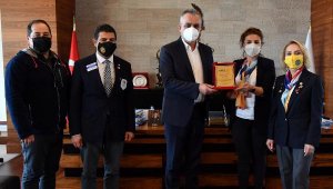 Başkan Semih Esen'e, 'Meslek Başarı Ödülü'