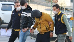 Çaldıkları motosikletleri almaya gelince yakalandılar