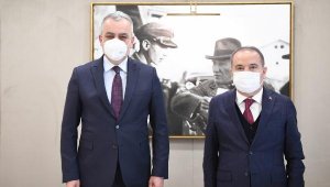 Esen ile Böcek bir araya geldi