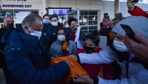 Galatasaray'a, Antalya'da coşkulu karşılama