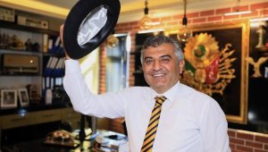 Haczettirdiği Süleyman Demirel'in şapkasını, değerini verene satacak