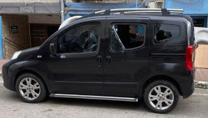 İki gün önce aldığı aracının camları kırıldı, lastikleri patlatıldı