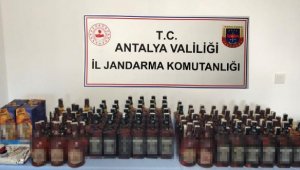 Jandarma 110 litre kaçak içki ele geçirdi