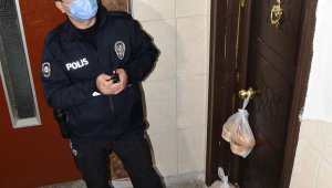 Kapıya bırakılan yemekler alınmayınca polis harekete geçti