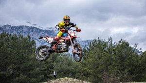 Kemer'de yeni turizm trendi; enduro motosiklet eğitimi