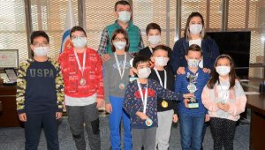 Küçük mucitlerden KUTSO'ya ziyaret