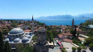 Muratpaşa, 38 ilden daha büyük