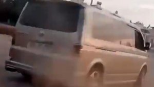 Panelvan minibüsle caddede drift yaptı