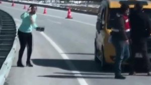 Pitbull cinsi köpeği alınmak istenince, tabancayı başına dayadı