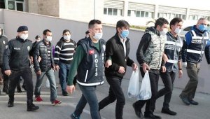 Polisten 'Aranan' operasyonu: 54 gözaltı