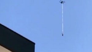 Siirt'te görev yapan asker, Antalya'daki eşine dron ile gül gönderdi