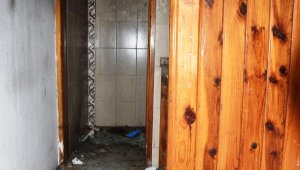 Tavan arasında çürümüş halde bulunan cesedin sırrı araştırılıyor