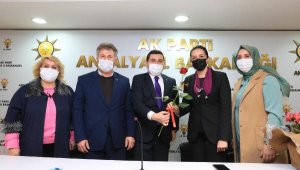 Tütüncü: Kadının olmadığı siyaset eksiktir