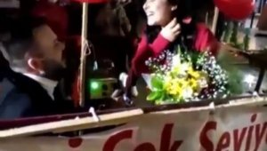 Vinç üzerinde sürpriz evlilik teklifi