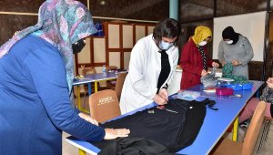 AKMEK kursları tüm hızıyla sürüyor