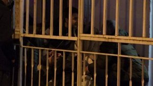 Antalya'da komşuların kömürlük kavgası: 2 yaralı