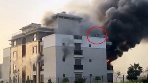 Antalya'da korkutan yangın; terasa çıkıp yardım istediler