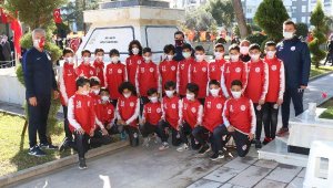 Antalyaspor'un U12 takımından şehitlik ziyareti
