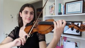 Başarılı kemancı Rüya: En çok sahneye çıkmayı, konser vermeyi özledim