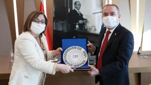 Başkan Şahin'den Başkan Böcek'e nezaket ziyareti