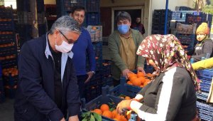 Başkan Topaloğlu, portakal işçileriyle buluştu