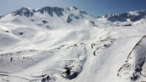Davraz, konuklarına unutulmaz kış manzaraları sunuyor