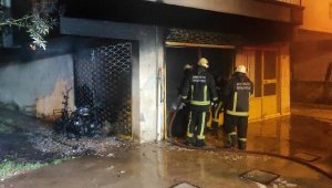 Depo yangınında genç kadının motosikleti küle döndü