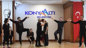 Konyaaltı Belediyesi'nden tiyatro kursu