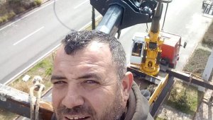 Makineleri TIR'a yüklerken 2 metre yükseklikten düşüp, öldü