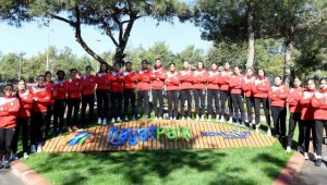 Mavi Kelebekler'den HayatPark'ta kros idmanı