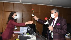Topaloğlu, kadınlar gününü kutladı
