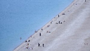 Turistlerin kısıtlamada deniz keyfi